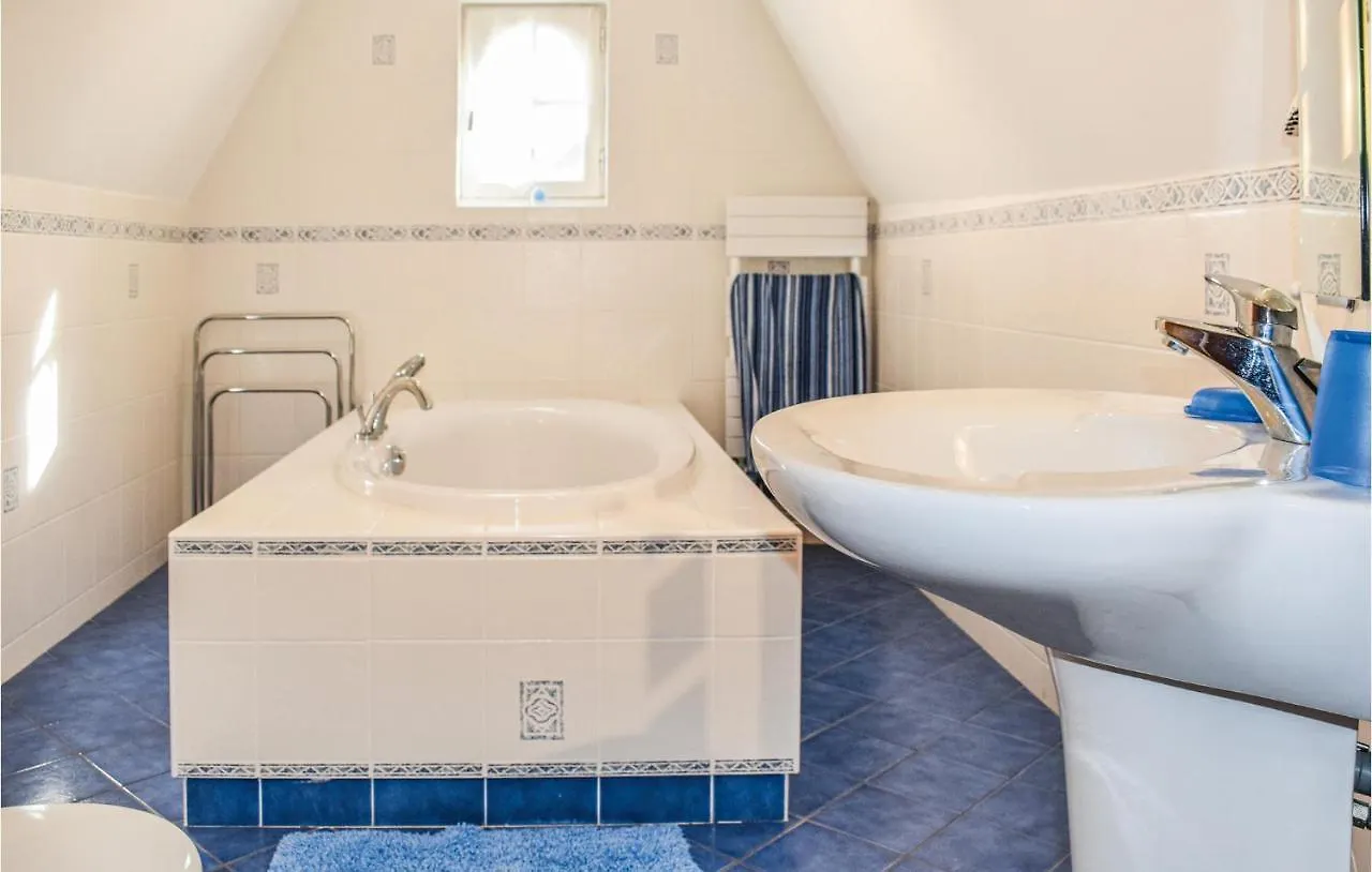 4 Bedroom Cozy Home In Trevou Treguignec Trélévern